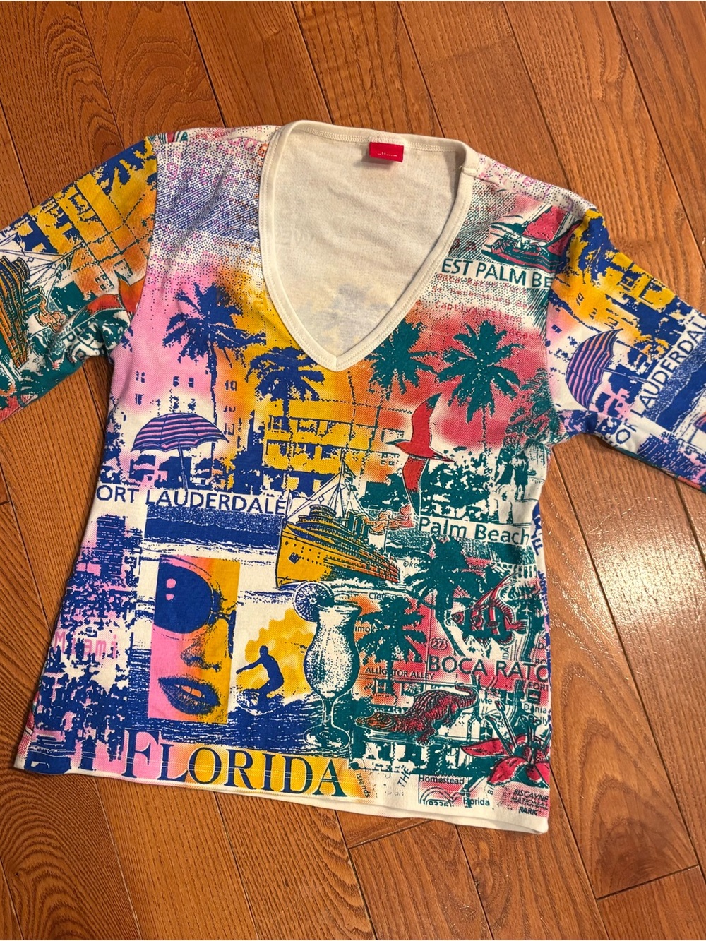 Vibrant Florida Graphic V-Neck Top - Multicolor